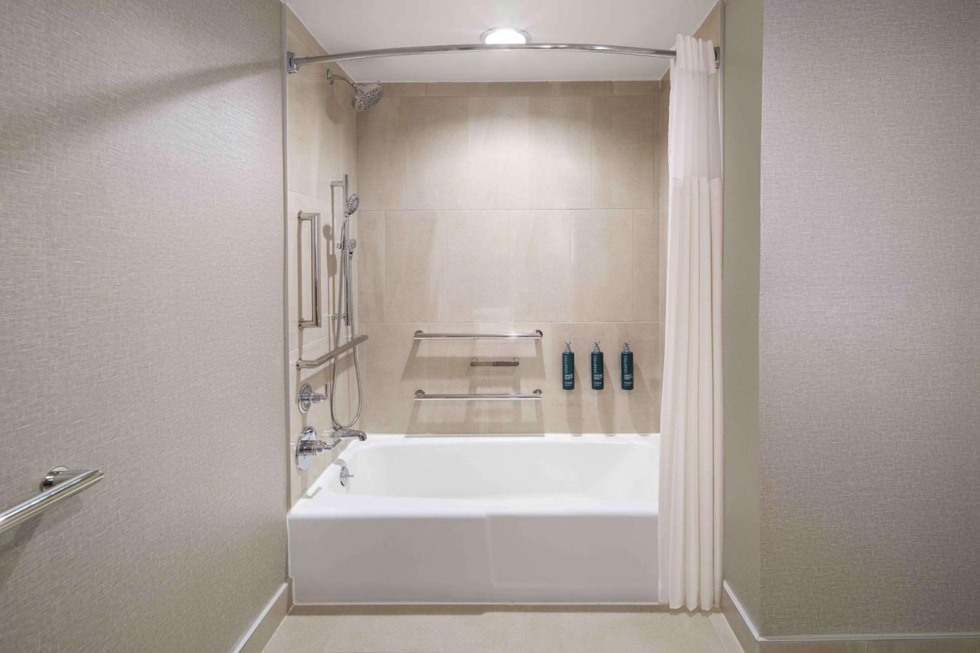 Doubletree By Hilton Austin