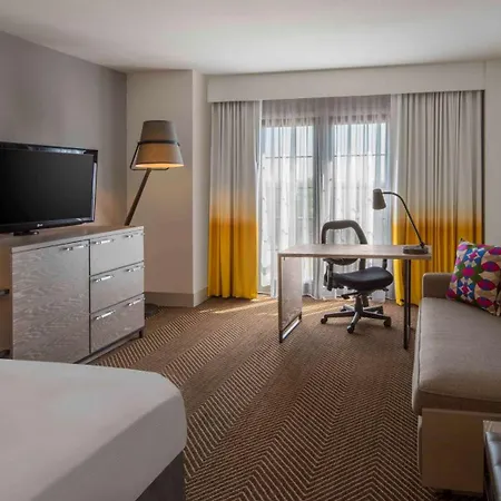 Doubletree By Hilton Austin Hotel Exterior photo